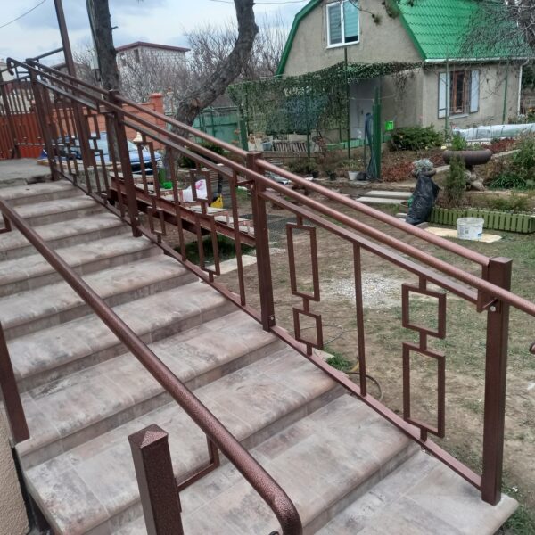 Ограждение лестницы и перила